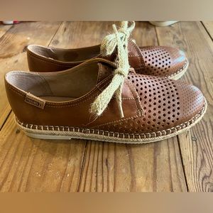 Brand new pikolinos leather loafers